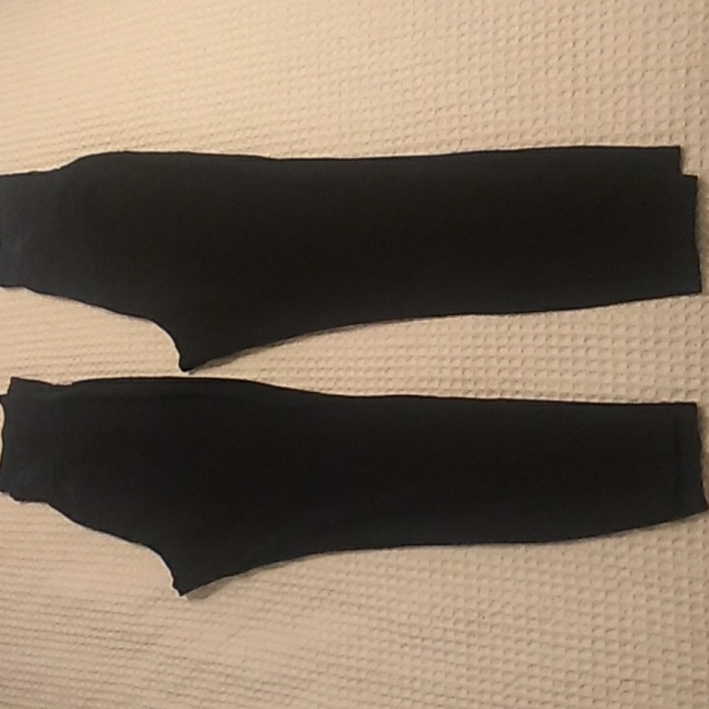 2 pairs black Old Navy leggings